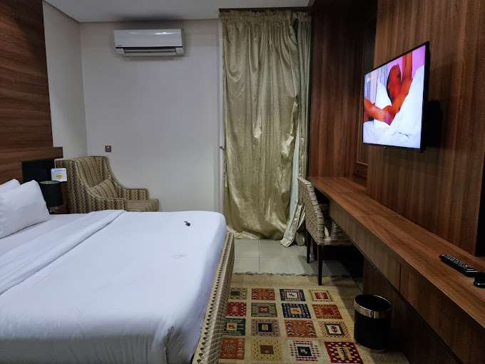 /web/uploads/116/Best Western Plus Ibadan/room-photos/Executive double/best westwenexe d.jpg